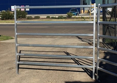Quality Corral 6 Bar Oval Tube Horse Fence Panels Hot Dip Galvanized 1.8x2.1m for sale