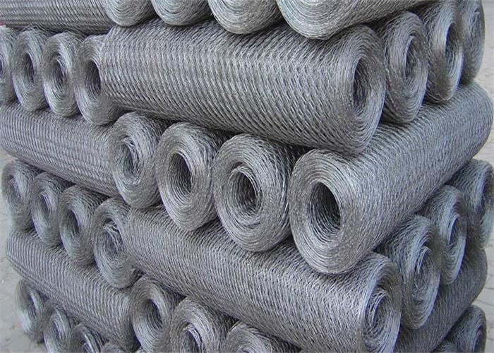 Quality Electro Galvanized 6 Feet 4.0mm Hexagonal Wire Netting for sale