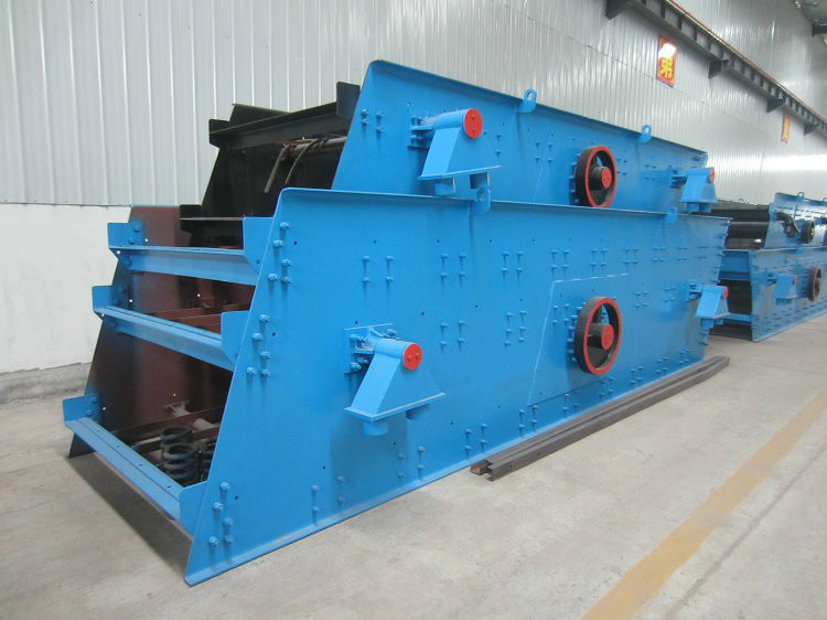 Quality High Sieving Efficiency Linear Vibrating Screen Low Noise 20-100T Per hour for sale
