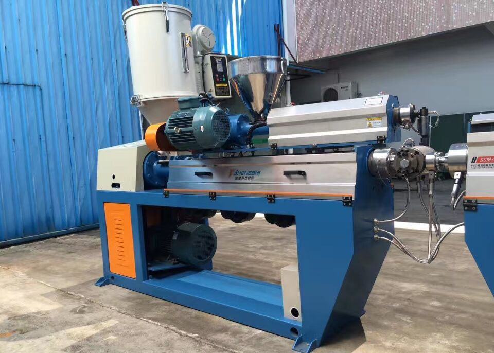 Fully Automatic XLPE Wire Extruder Machine With Caterpillar / Take Up Machine