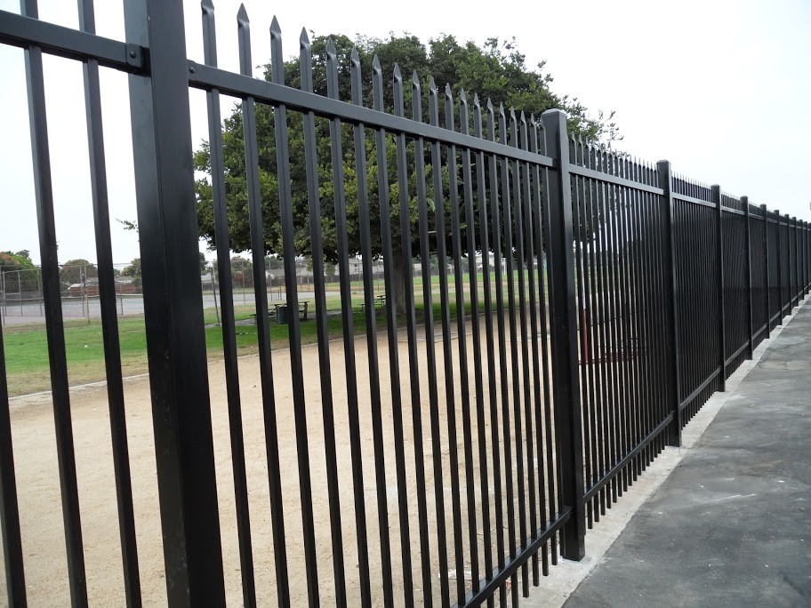 Quality Waterproof 1.8m Height Wrought Iron Fence For Garden for sale
