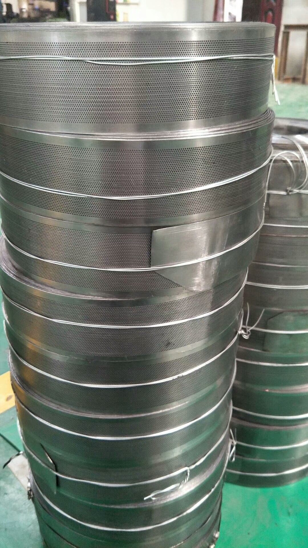 Quality Round hole Galvanized  Perforated Metal Mesh coil/perforated coil for sale