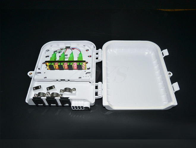 China Wall mount fiber optic FTTH mini terminal box with 1X8 PLC Splitter Fiber Optic Terminal Box on sale