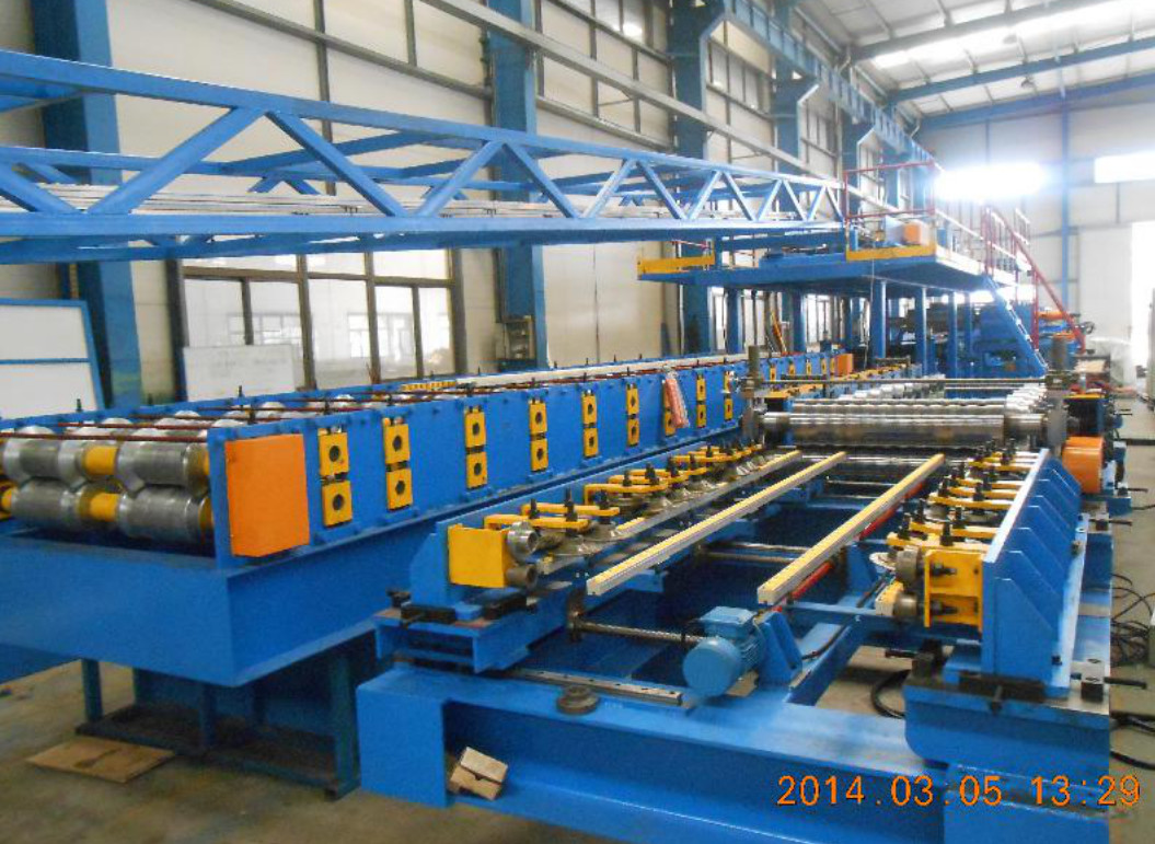 Quality PU sandwich wall and roof forming machine for sale