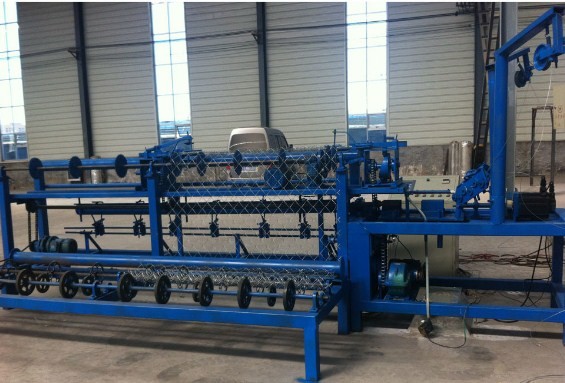 Quality 3 width Full Automatic Single Wire feeding Chain Link Fence making Machine for sale