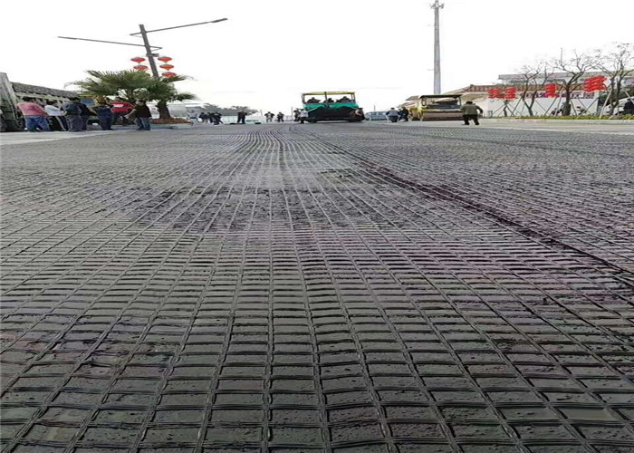 Quality Biaxial Mesh Bitumen Coating Plastic Geogrid For Driveway for sale