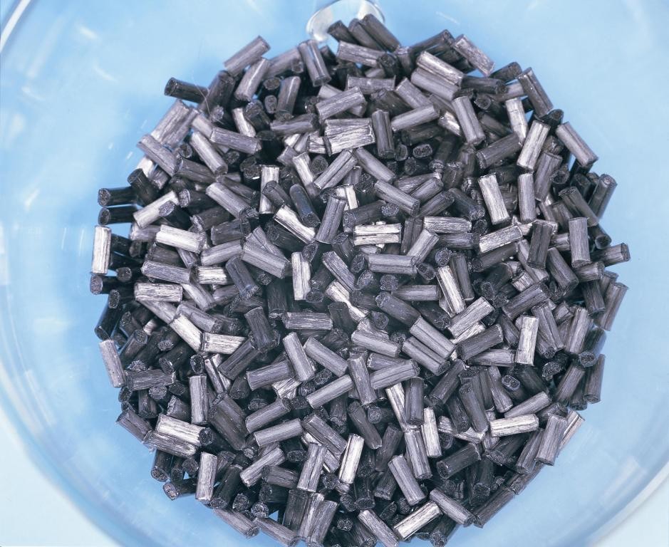 Buy D8um Thermal Conductive White Particles , Smooth Surface Conductive Masterbatch at wholesale prices