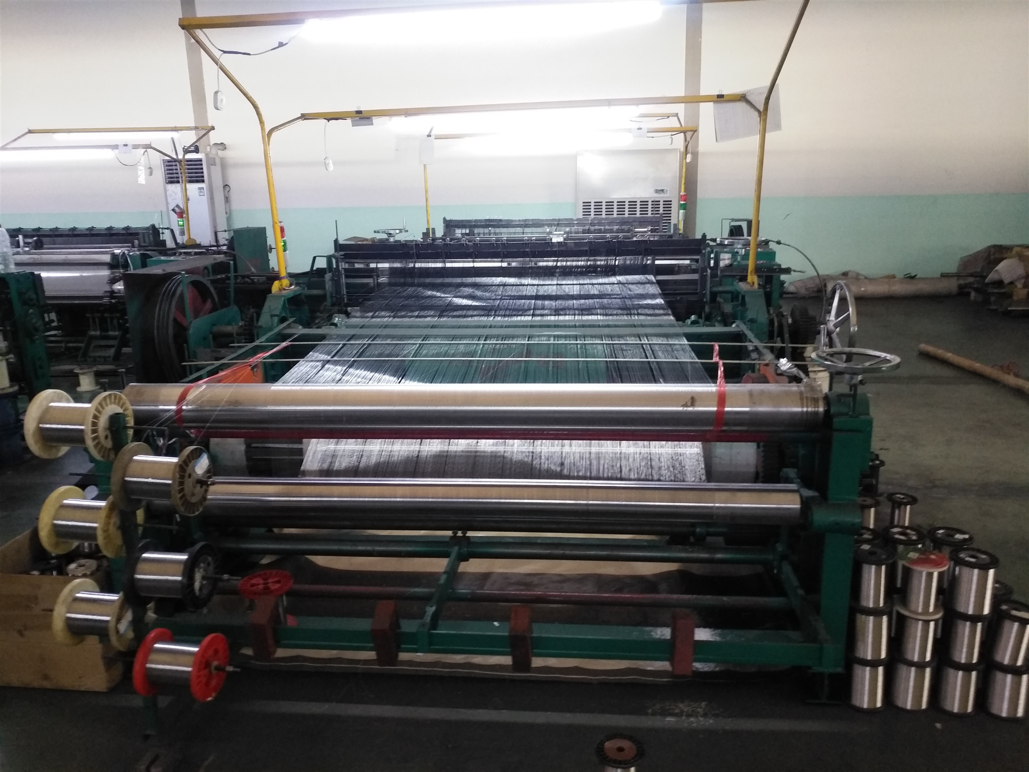 Quality 1.3m width Full automatic  20mesh-400mesh metal wire mesh weaving machine for sale