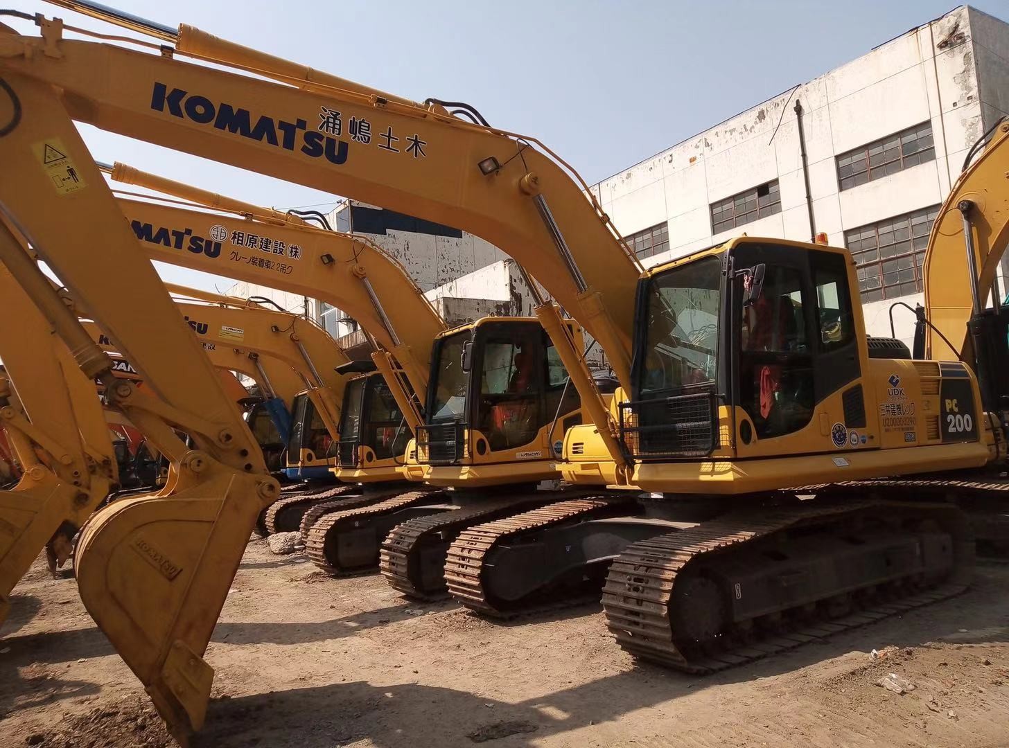 Quality Original Japan Used KOMATSU PC200-8 Crawler Excavator in excellent condition for sale