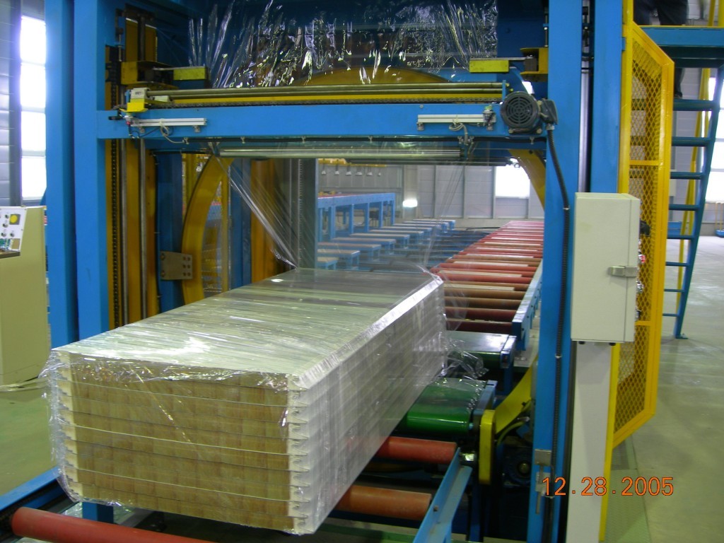 Quality 200mm Thickness 5m/Min PU Panel Wrapping Machine for sale
