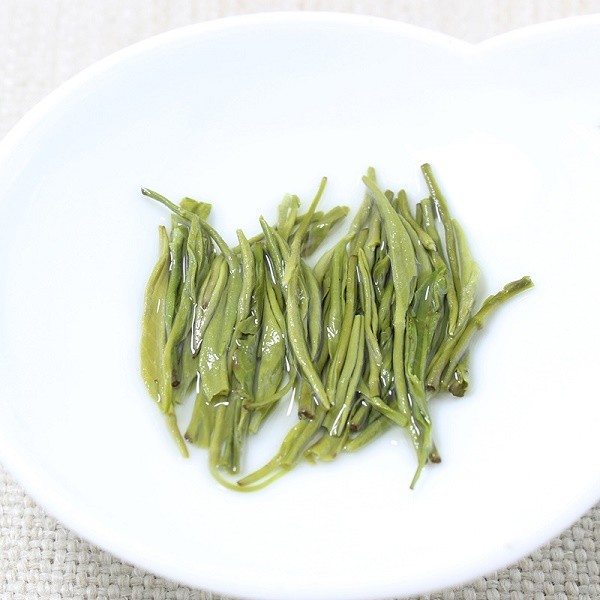 Quality Chinese Green Tea maojian Tea , Slightly Fresh Green Tea Leaves for sale
