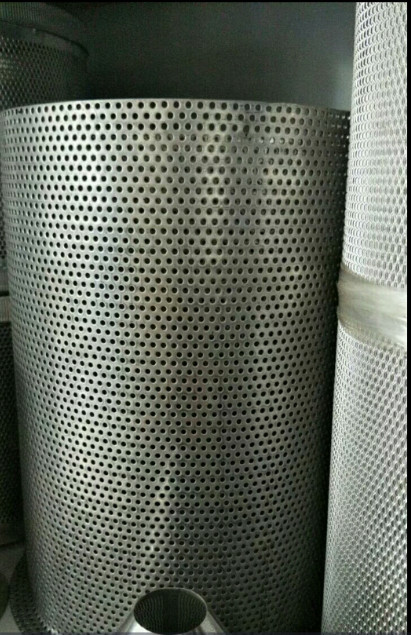 Quality 1mm thickness Stainless Steel /galvanized Perforated Metal Mesh Coil for sale