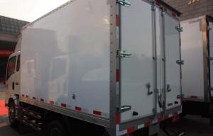 Quality High Efficiency Light Duty Trucks , 4500 Wheelbase 18 Foot Box Truck for sale