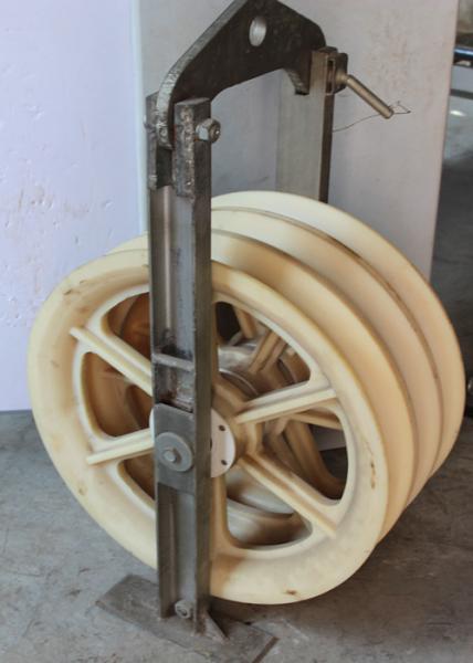 Transmission Line Stringing Tools 3 Wheel Nylon Stringing Pulley Block for Twin