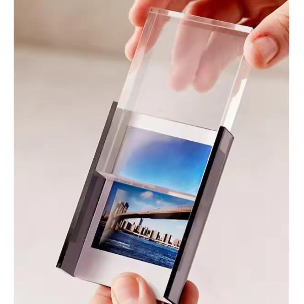 4'' X 6'' Acrylic Photo Frame With Magnets , Tabletop Acrylic Clear Picture Frames OEM