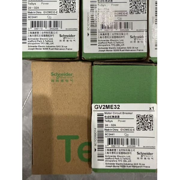 GV2ME32 Schneider Electric Motor circuit breaker TeSys GV2 3P 24-32 A thermal magnetic