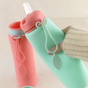 China Pink Green Reusable Silicone Water Bottle For Outdoor Sports Travel OEM on sale