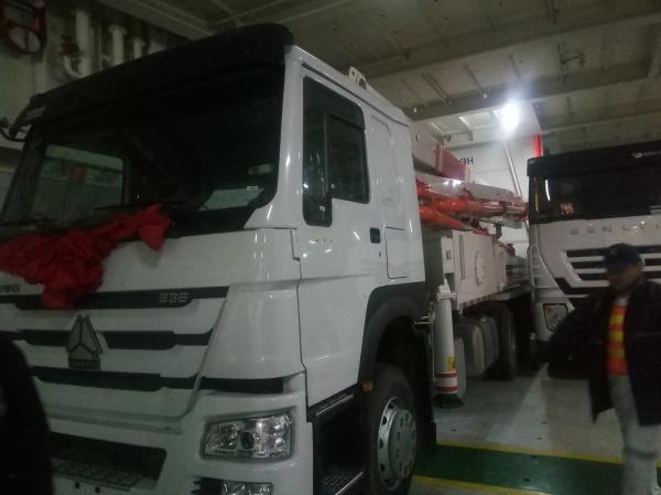 White Concrete Mixing Equipment Sinotruk 6M3 Mixer Tank Truck 6x4 White Color With Italy Pto