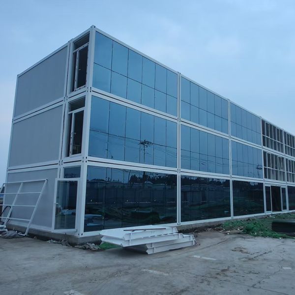 Modern Detachable Flat Pack Container House for Hotel Use Rotproof Waterproof Fireproof 20FT/40FT Customizable Size