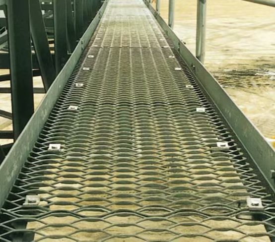 Walkway Steps Galvanized Expanded Metal 4x8 Sheet 4.5mm 5.0mm For Trailer Floorings