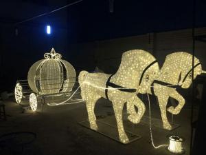 Quality led outdoor christmas decoration horse carriage for sale