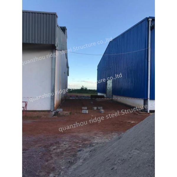 Pre-Engineered Metal Building Material Kits Prefabricated Middle Size Light Steel Structure Factory Warehouse