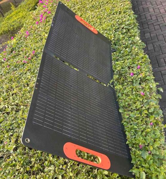 Buy 2-Fold ETFE Solar Panel Charger With IP65 Waterproof And Custom Color Compatible With Most USB Devices at wholesale prices
