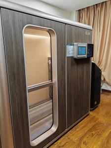 Quality Sitting Hyperbaric Oxygen Chamber Treatment Hyperbaric Chamber For Surgery Healing for sale