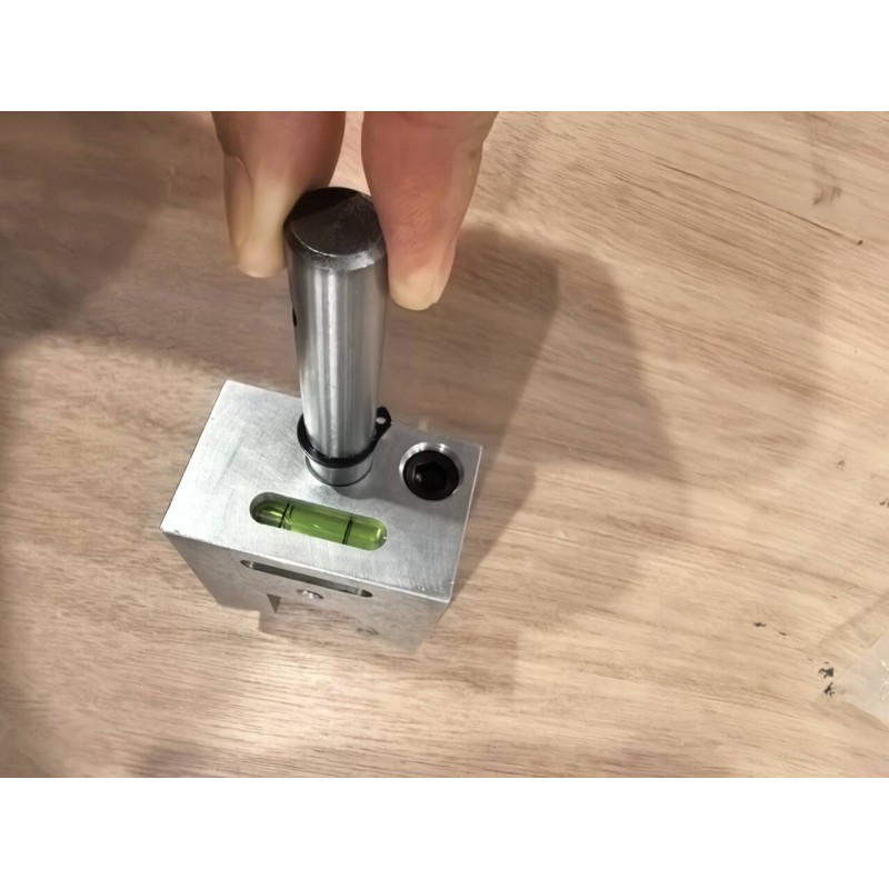 1-10 Inch Magnetic Pipe Center Punch Level Centering Tool for Pipe Threading Machine
