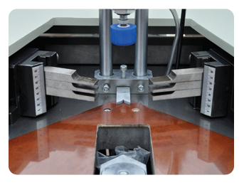 Corner Crimping Machine / Aluminum Window and Door Frame Making Machine