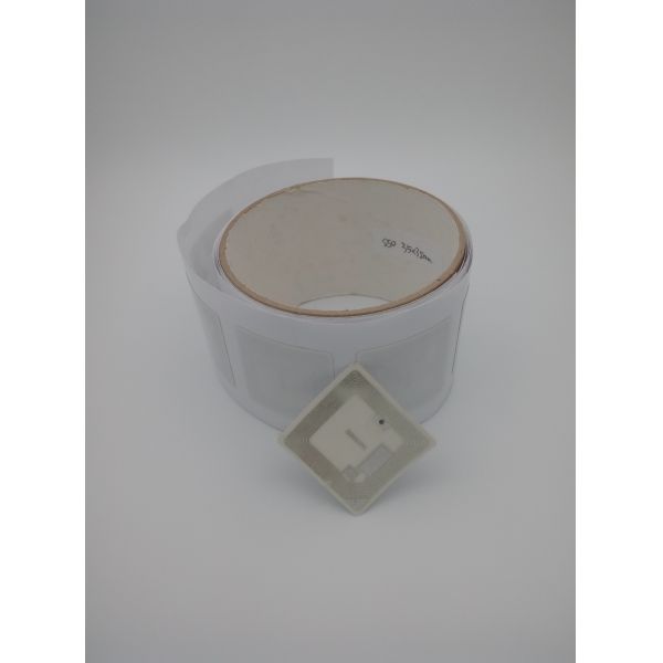 45x45mm HF RFID Sticker Tags ISO14443A Protocol 80g Coated Paper Sticker