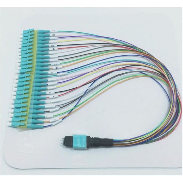 High Return Loss MPO Patch Cord Female OM3 MPO To LC 0.9mm Length 12 Colors