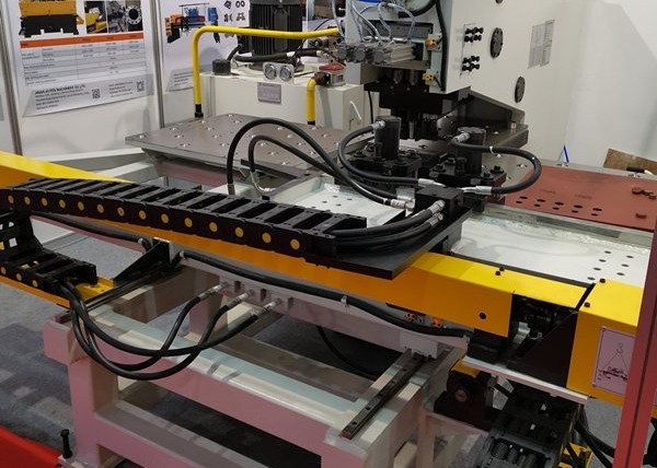 5~25mm Q235 Plate Punching Thickness CNC Plate Drilling Machine 3.2×3×2.6m Overall Dimension