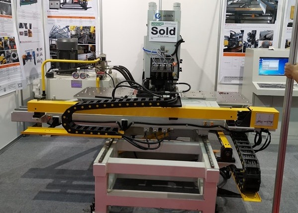 5~25mm Q235 Plate Punching Thickness CNC Plate Drilling Machine 3.2×3×2.6m Overall Dimension