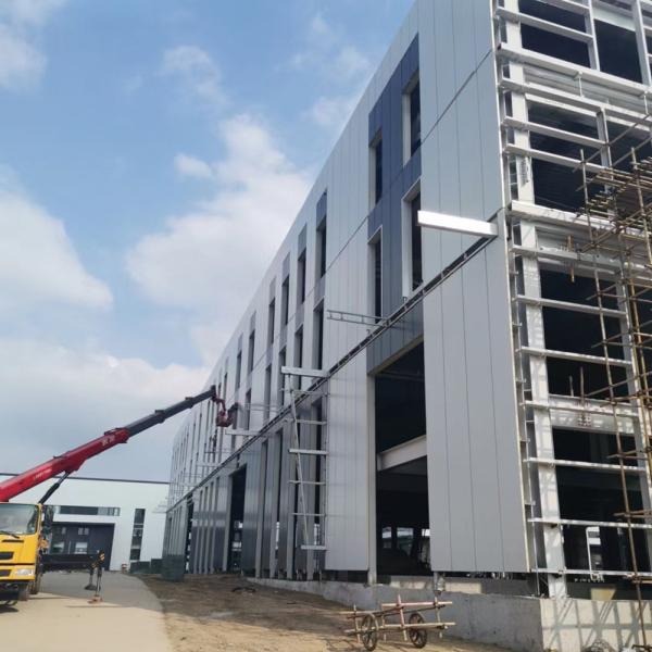 Eco-friendly Easy to Assemble Prefabricated Steel Structure Building with Paint or Galvanizing Treatment