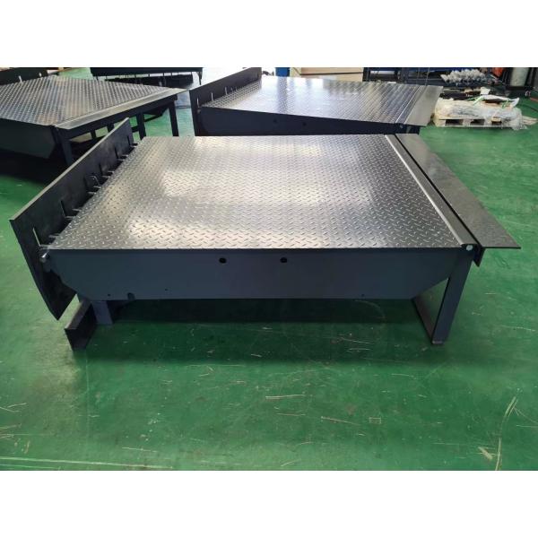 Pit Mounted Hydraulic Dock Levelers With Roll-Off Stop Lip For Safety While Forklift Working