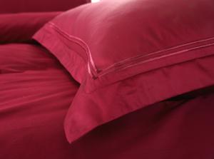 Quality Red Home Textile Products King / Queen Bed Sheet Sets Good Moisture Absorption for sale
