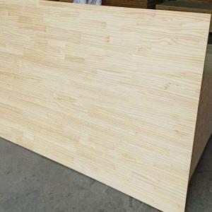 China 1220x2440mm Solid Wood Project Panels Wood Pine Wall Panel E0/E1 Glue on sale