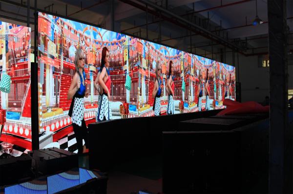 Buy RGB Indoor Full Color LED Display Synchronous Adjustment Varioussignal Source Inputs at wholesale prices