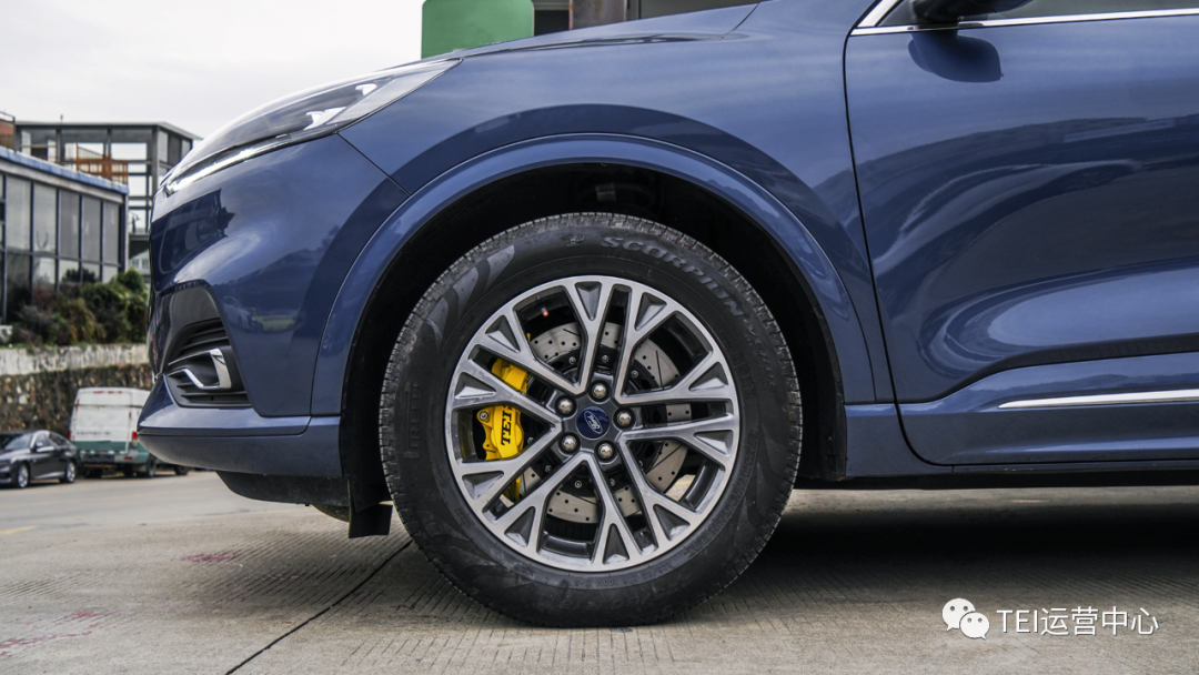 Front 6 piston and rear 4 piston caliper BBK auto brake system For Ford Escape 18 inch rim