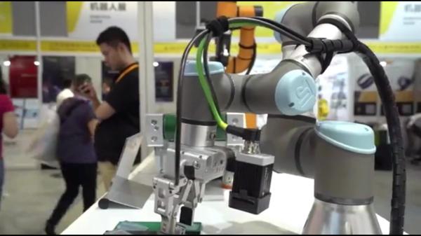 Universal Robot Pick and Place UR3 AGV Robot with Onrobot Gripper for 6 Axis