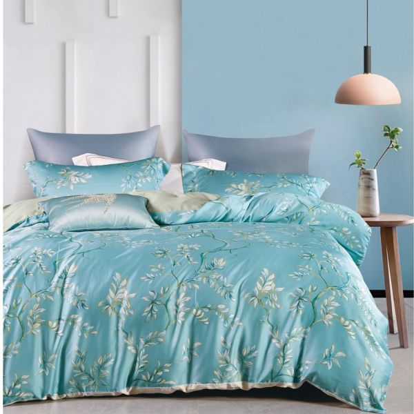 Customized Color 4 Pcs Luxury Polyester Flat Fabric Soft Hotel Design Bedding Set for King Bed