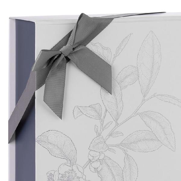 Book Style Magnetic Packaging Box EE Flute 8.25" Wide For Jewelry