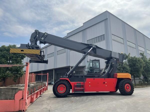 Buy 45000kgs Load Container Reach Stacker With CUMMINS Engine at wholesale prices