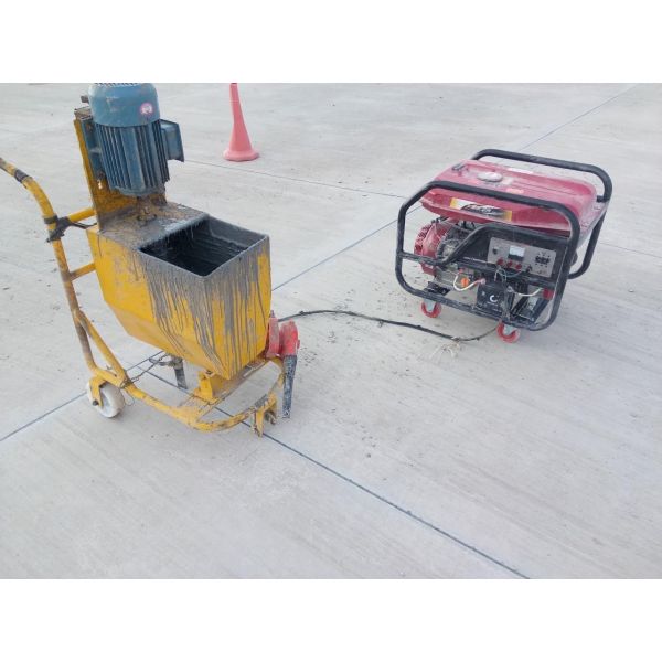 Pavement Road Self Leveling Silicone Sealant For Filling And Sealing Joint Airfield Runway Highway