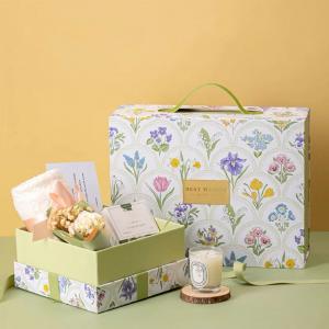 Quality Green Art Paper Paperboard Gift Boxes Cosmetic Packaging With Ribbon for sale