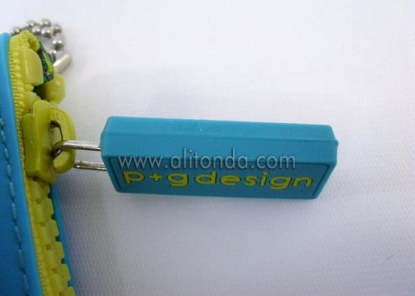 New style with logo name plastic zipper puller, kids cloth rubber zipper pull