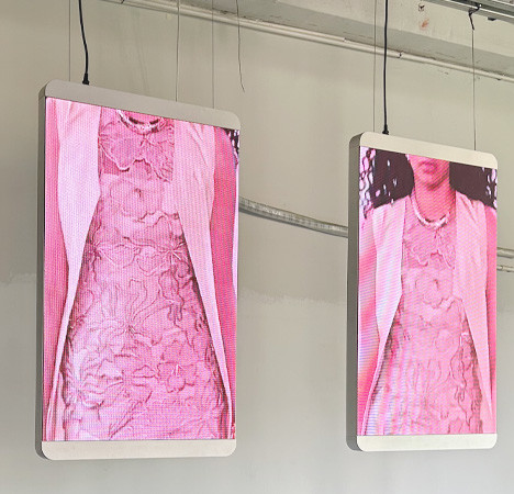 Smart LED Signs: Modern Displays for Bars, DJs, and Stores!