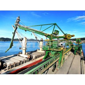 Red Sturdy Screw Ship Unloader Automatically Unloaded High Efficiency
