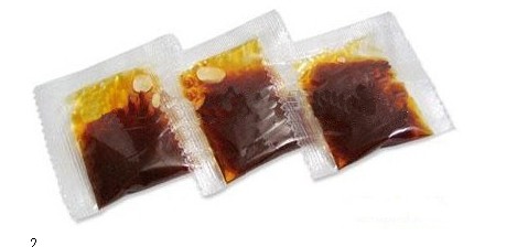 ISO Automatic Shampoo Sachet Packing Machine Instant Noodle Seasoning Oil Pouch Filling Machine 60 Bags/min